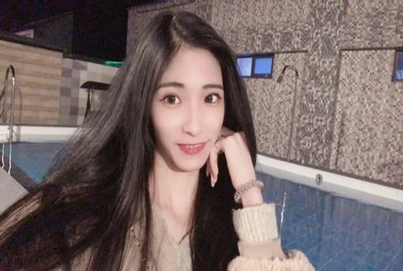 老闆的弟弟闖進房間！扯破我的褲子直接開幹！❤️