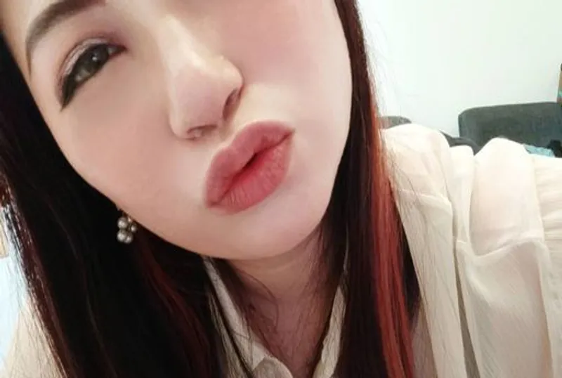 除毛後用大屌插自己,好想要有大屌來幹死我