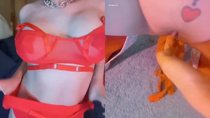 秀人极品嫩模『田冰冰』最新大尺私拍 情趣骚丁摩擦塞逼 逼逼摸湿后把内裤塞进去