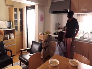 IPX-414-CN 1ヶ月間禁欲し彼女のいない数日間に彼女の妹と気が狂うくらい一心不乱にセックスしまくった 合計8回の密着性交！ 楓カレン